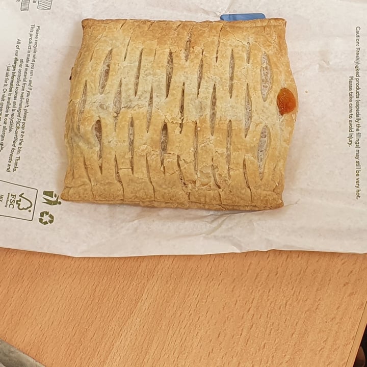 photo of Greggs Sausage, Bean & CheeZe Melt shared by @pigsaremyfriends on  23 May 2022 - review