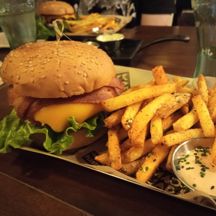 photo of Mad Mad Vegan Double cheese vacon shared by @susansublime on  05 Jul 2021 - review