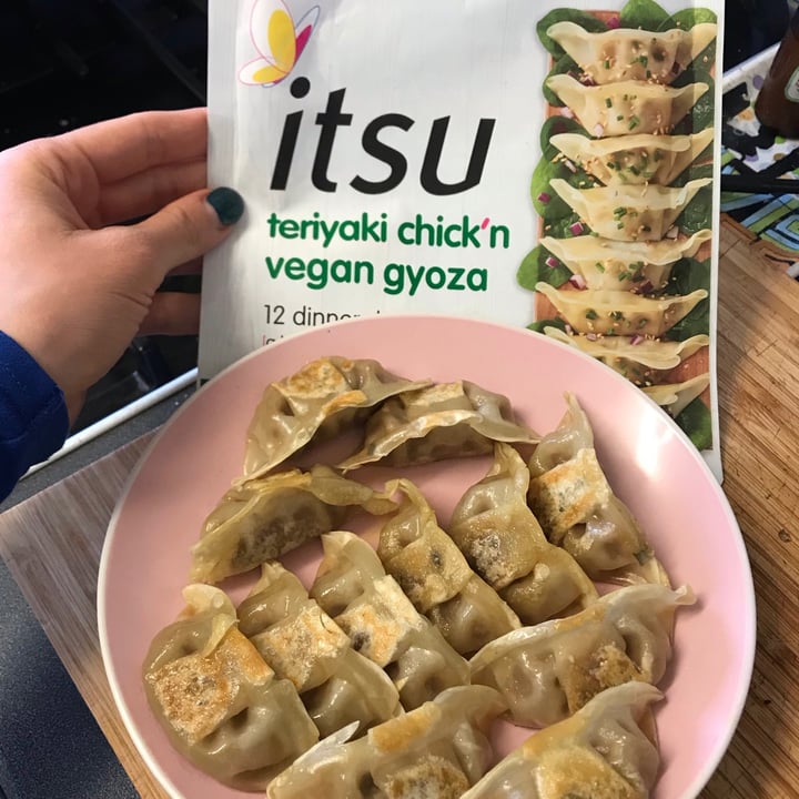 photo of itsu Terriyaki Chick’n Vegan Gyoza shared by @vegansuttonmama on  09 Nov 2020 - review