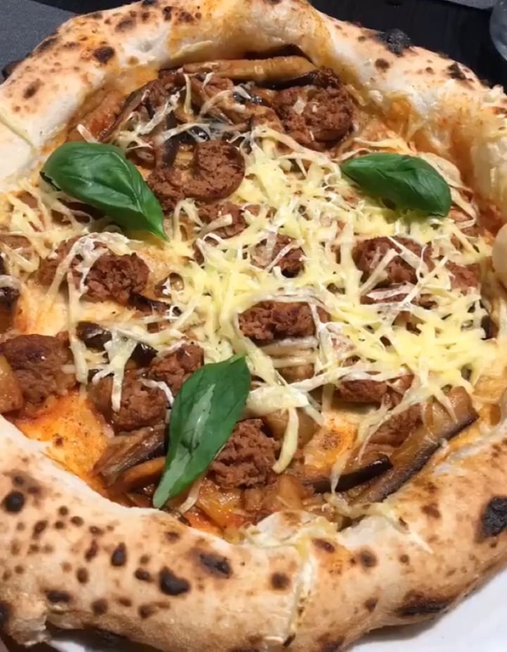 photo of Pizzeria da Lioniello Mondiale Veg shared by @giusy on  30 Jan 2020 - review