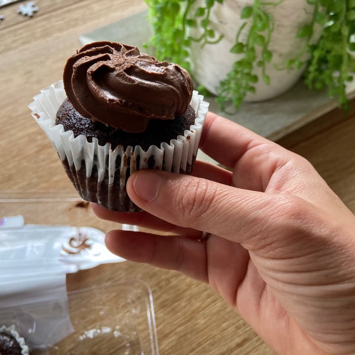 photo of Coles Nature's Kitchen Chocolate Cupcakes shared by @brunasefrin on  28 May 2021 - review