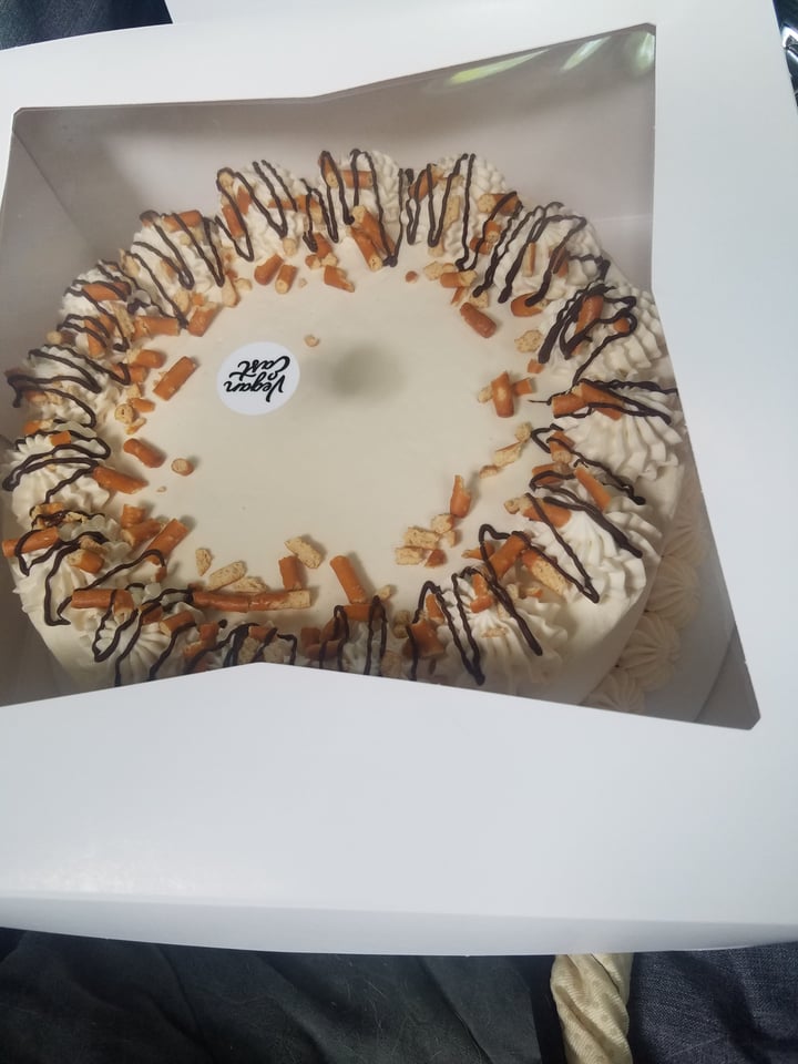 photo of Vegan East Vegan Gluten Friendly Cake (Chocolate Salted Caramel) shared by @joegoetzke on  14 Sep 2018 - review