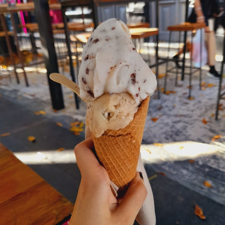 review photo of Vegan Creamery By Haulani Helado de menta granizada y banana split shared by @luciasar on 10 Apr 2022 - review