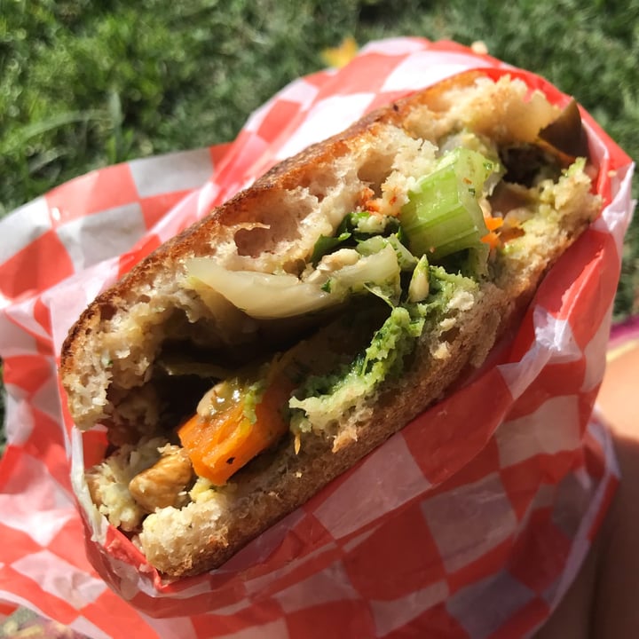 photo of La Manteca Negra Sandwich vegano shared by @sechague on  08 Nov 2021 - review