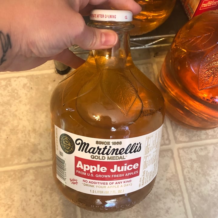 photo of Martinelli's Apple Juice shared by @thetasmom13 on  18 Jun 2021 - review