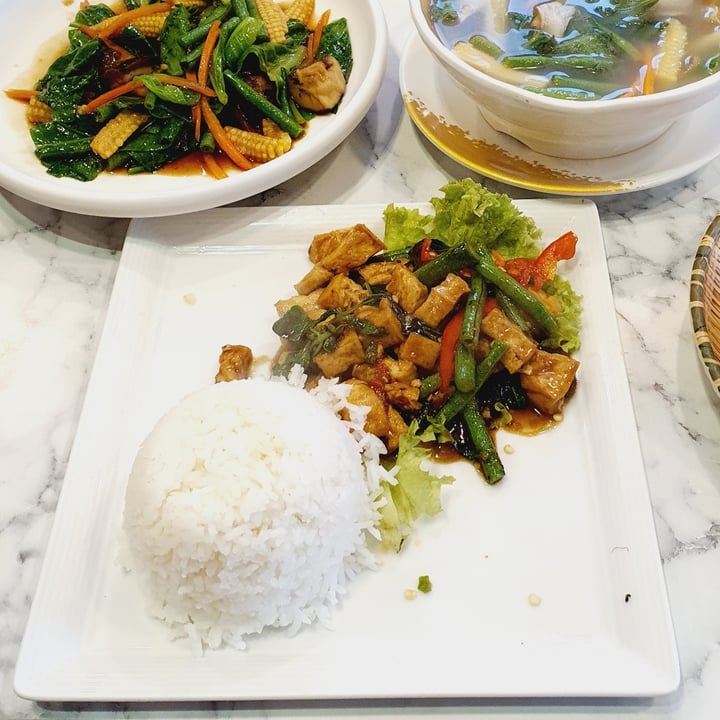 photo of Sanook Kitchen Basil Tofu Rice shared by @veggiexplorer on  06 Dec 2020 - review