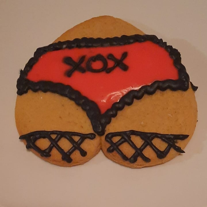 review photo of The Hearty Hooligan Sugar cookies shared by @lyy on 15 Feb 2021 - review