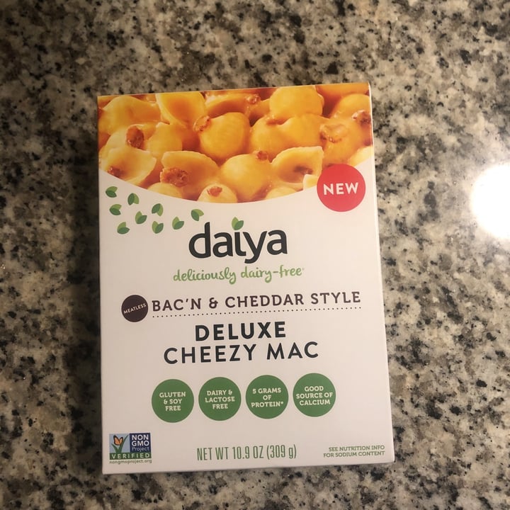 photo of Daiya Bacon and Cheddar Deluxe Cheezy Mac shared by @pbrooks on  10 Dec 2020 - review