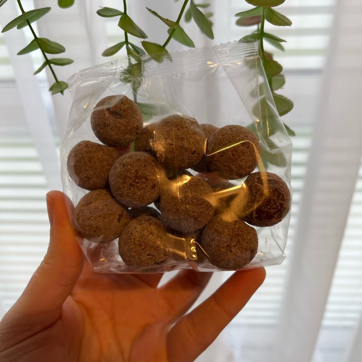 photo of Buttermilk Choccy Truffles with Spiced Caramel Speculoos Flavour shared by @ameriamber on  02 Nov 2022 - review