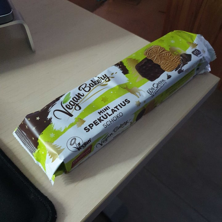 photo of Vegan Bakery Mini Spekulatius Schoko shared by @braveintofuture on  11 Nov 2021 - review