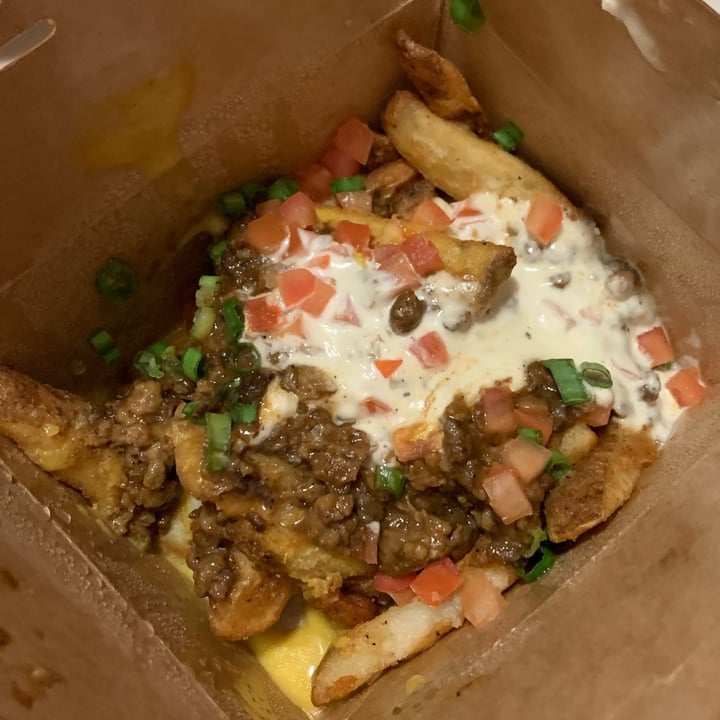 photo of Odd burger Fries supreme shared by @nowmakeitvegan on  28 Jul 2022 - review
