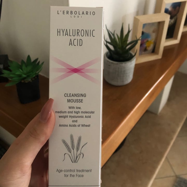 photo of L’Erbolario Acido Ialuronico Mousse Detergente shared by @katandkey on  18 Feb 2021 - review