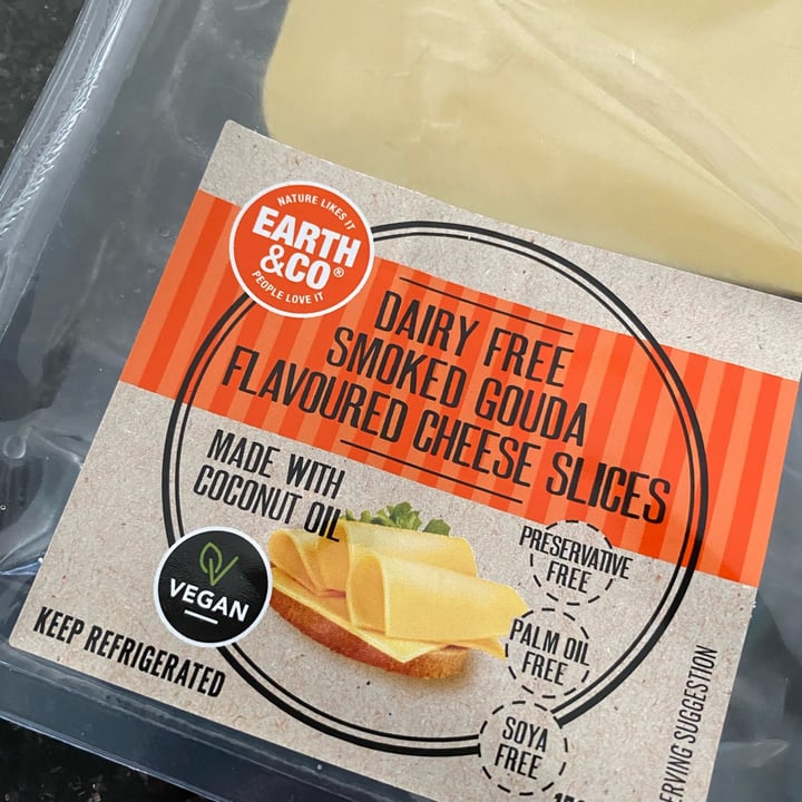 photo of Earth & Co Dairy Free Smoked Gouda Flavoured Cheese shared by @tonivbrockhoven on  06 Mar 2022 - review