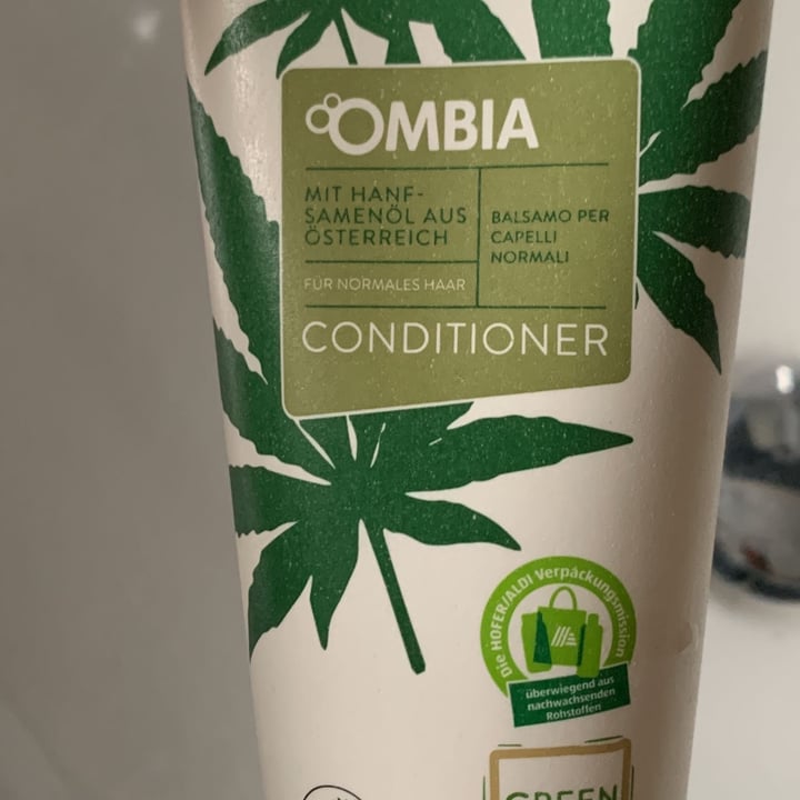 review photo of Ombia Balsamo Per Capelli Normali shared by @sarasayuri on 30 Mar 2022 - review