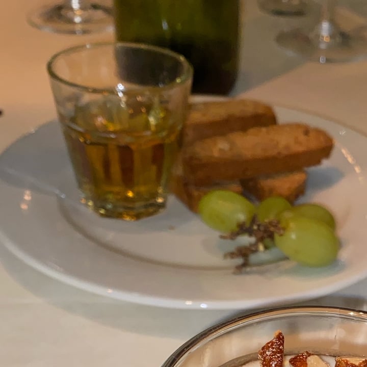 photo of Amador cantucci e vino shared by @inespressable on  30 Jul 2022 - review