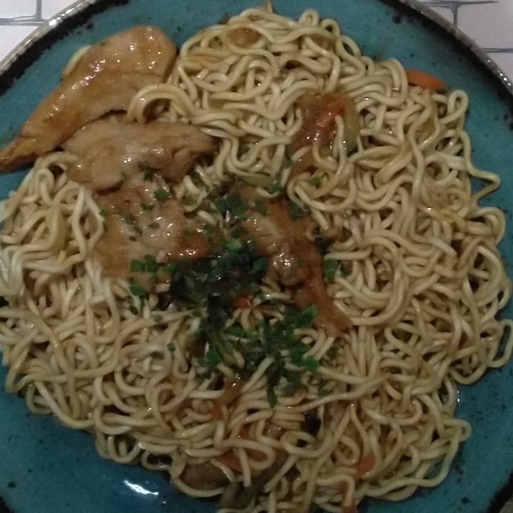photo of UDON Yakisoba con Heüra shared by @sym on  15 Dec 2021 - review