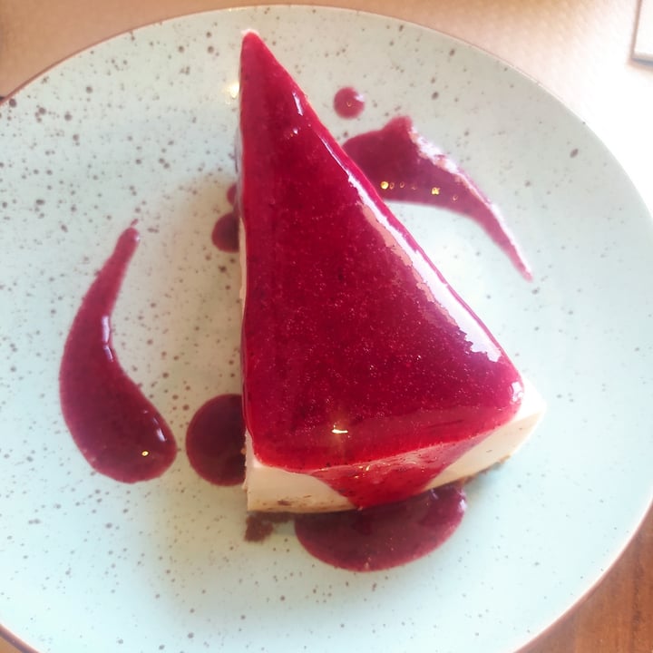 photo of Vegania Veggie Bar Carabanchel Cheese cake shared by @carmen14 on  31 Aug 2022 - review