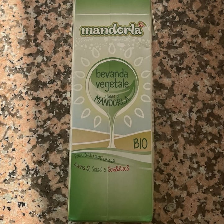 photo of Mandorla si Latte di mandorla shared by @manupopite on  26 Mar 2022 - review