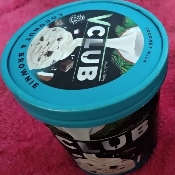 review photo of VClub Coconut & Brownie shared by @psicodelirium on 28 Oct 2020 - review