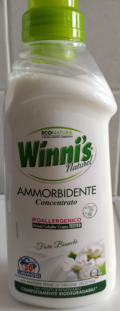 photo of Winni's Naturel Ammorbidente Concentrato Fiori Bianchi  shared by @mariaelena on  22 Mar 2020 - review