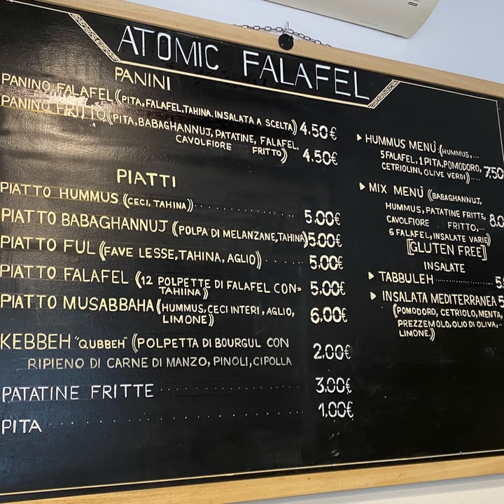photo of Atomic Falafel Panino Pita Con Falafel shared by @eliamariotti on  01 May 2022 - review