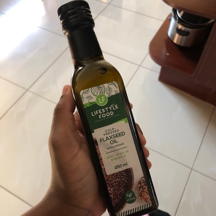 photo of Lifestyle Food Cold-pressed flaxseed oil shared by @earthlovingerin on  05 Aug 2021 - review