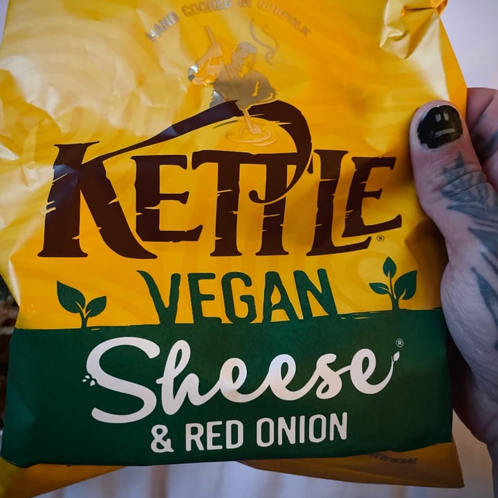 photo of Kettle chips Sheese And Red Onion shared by @bsvv on  11 May 2022 - review