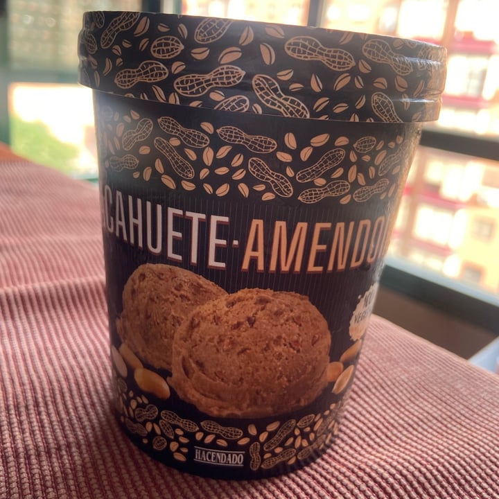 photo of Hacendado Helado de cacahuete shared by @blancavinas on  29 May 2022 - review