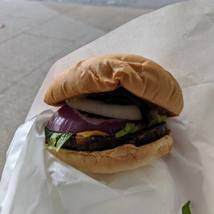 photo of SIMPLEburger Inc. @ JEM Vegan Burger shared by @flexivegan on  05 Jul 2021 - review
