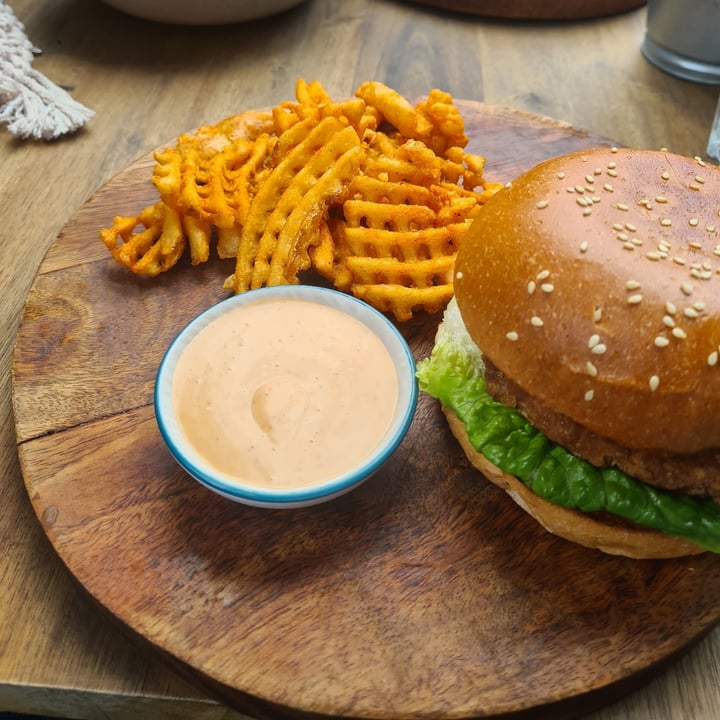 review photo of Lisica Cafe Chikn Burger shared by @amandaabdo on 17 Sep 2021 - review