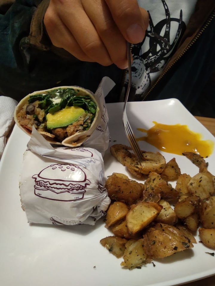photo of Vegan'us Burrito vegano shared by @rafecomo on  01 Mar 2020 - review
