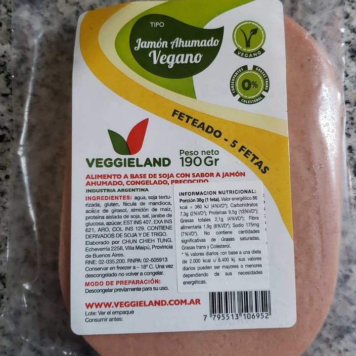 review photo of Veggieland Jamón Ahumado Vegano Feteado shared by @solcito11 on 16 Oct 2020 - review