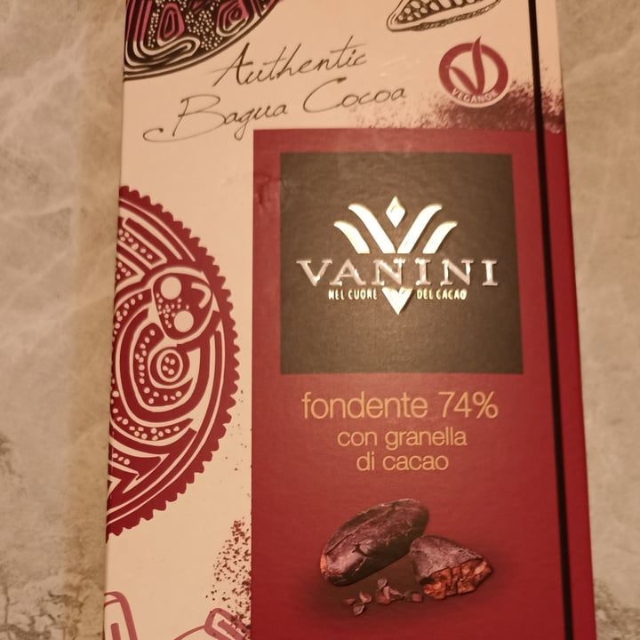 photo of Vanini Cioccolato fondente 74% con granella di cacao shared by @andreasic on  15 Jan 2022 - review
