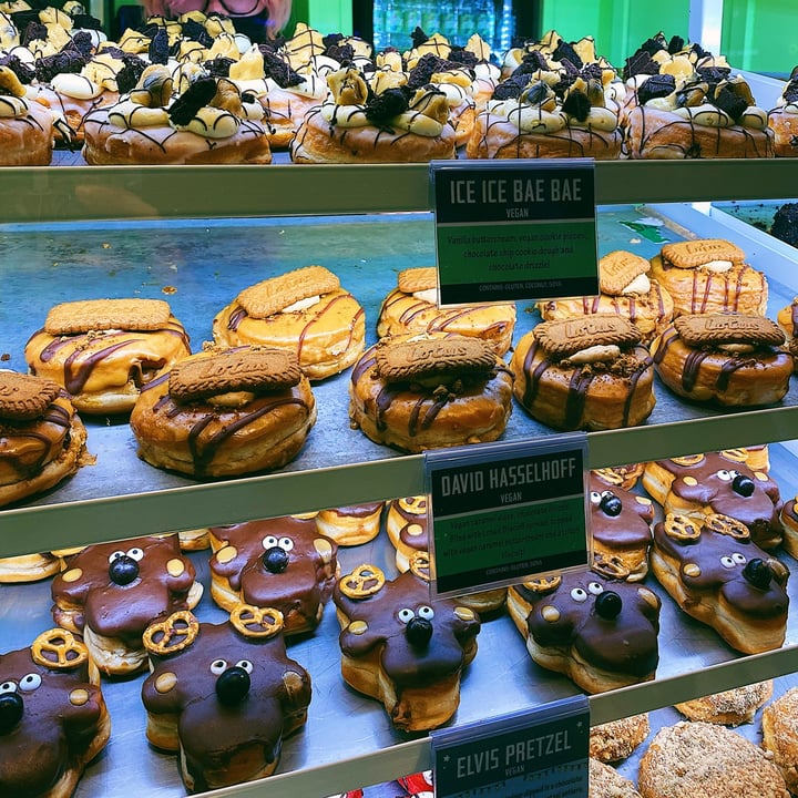 review photo of Doughnut Time Liam Hemsworthy shared by @sazzie on 10 Jan 2022 - review
