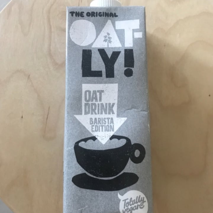 photo of Oatly Oat Drink Barista Edition  shared by @bevegg on  09 Dec 2021 - review