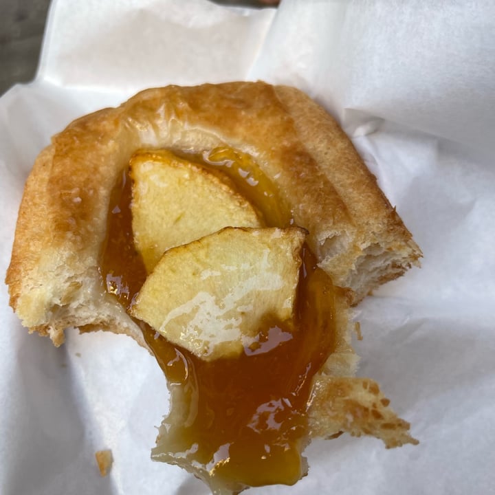 review photo of La Martorana sfoglia alla marmellata shared by @lauraccontrafatto on 08 Oct 2022 - review