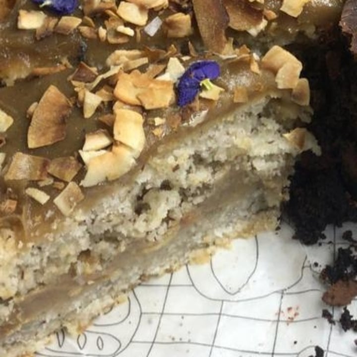 review photo of CASA NUEZA Torta De Coco Y Dulce De Leche shared by @santimata on 24 Jul 2021 - review