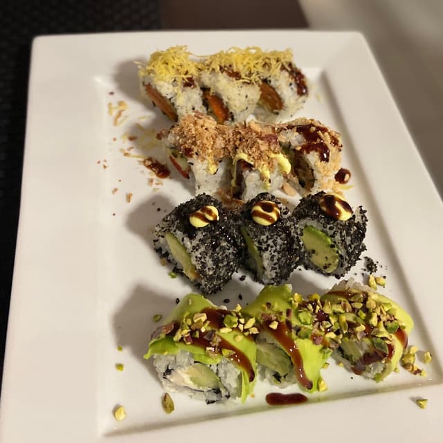 Foto del piatto “Misto Uramaki Vegan (12 Pezzi)”