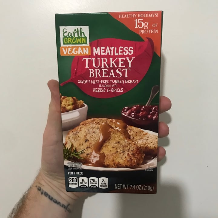 photo of Earth Grown Meatless  Turkey Breast shared by @dominionandchill on  17 Nov 2020 - review
