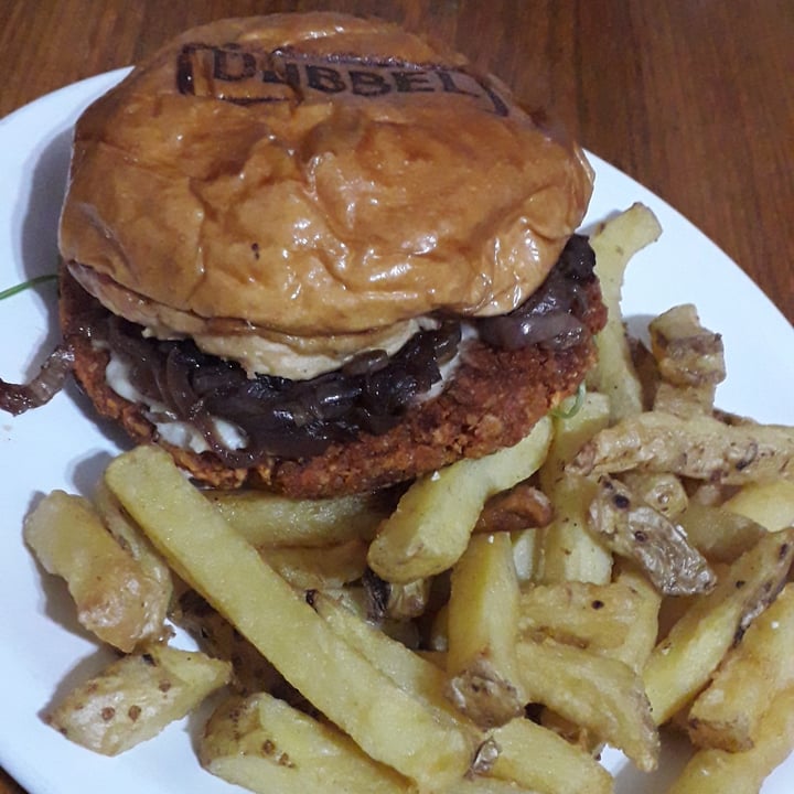 photo of Dubbel Hamburguesa Dylan shared by @ecosofia on  24 Oct 2020 - review