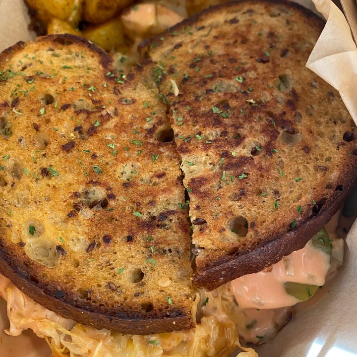 photo of Vegout Bethlehem Tofu Reuben shared by @cheftique on  10 Oct 2021 - review