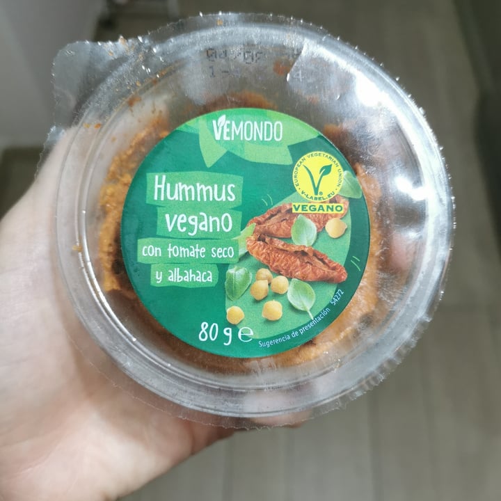 photo of Vemondo  Hummus Tomate Seco y Albahaca shared by @aripellegrini on  04 Aug 2022 - review