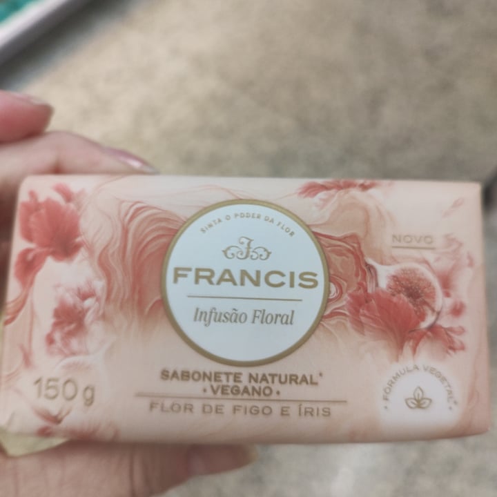 review photo of Francis Sabonete Vegano Francis Flor de Figo e Iris shared by @carendantas on 07 Jun 2022 - review
