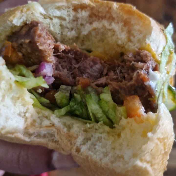 photo of Woolworths Food Beef-less Burger shared by @carmz on  28 Oct 2022 - review
