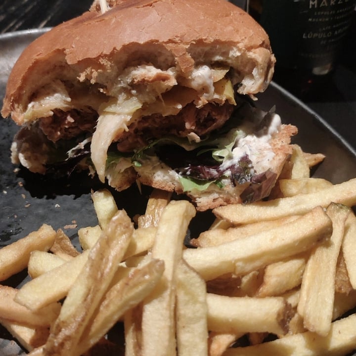 photo of Vrutal Burger shared by @marmotavegancone on  25 Feb 2022 - review