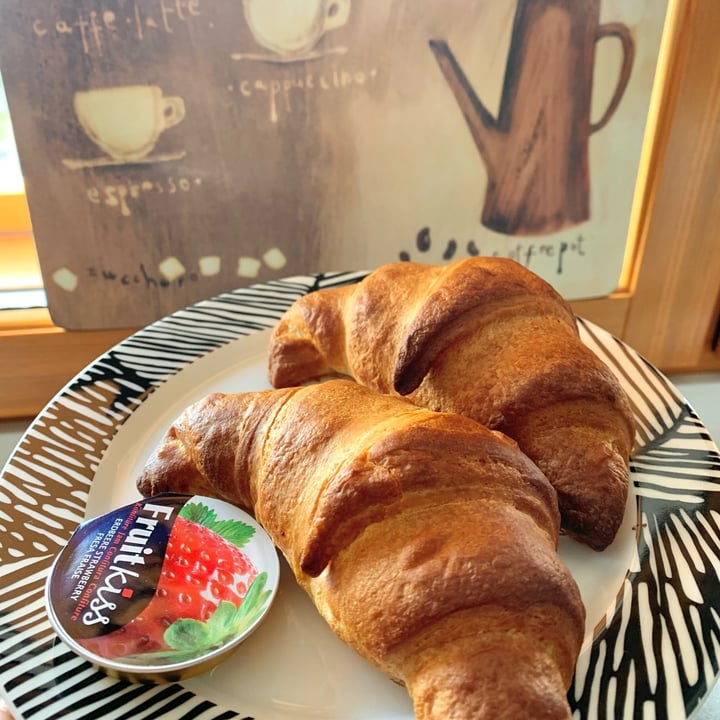 photo of Danerolles Make-your-own Party Mini Croissants shared by @veganhaven on  03 Jul 2022 - review