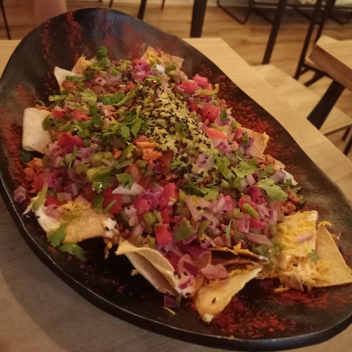 photo of Chicken Of the Woods Nachos Veganos shared by @aliz on  22 May 2022 - review