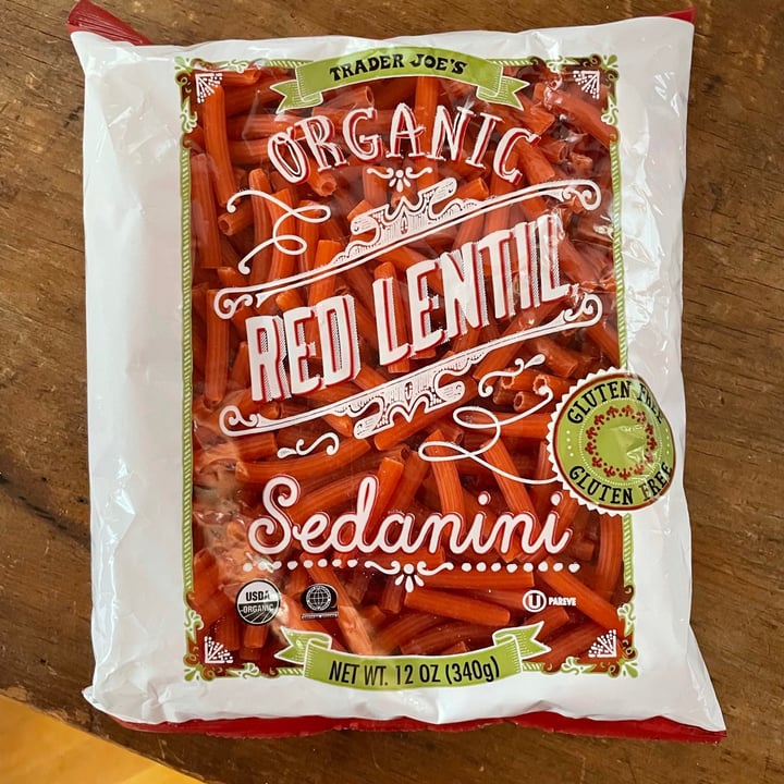 photo of Trader Joe's Red lentil sedanini pasta shared by @newkidontheblock on  26 Aug 2021 - review