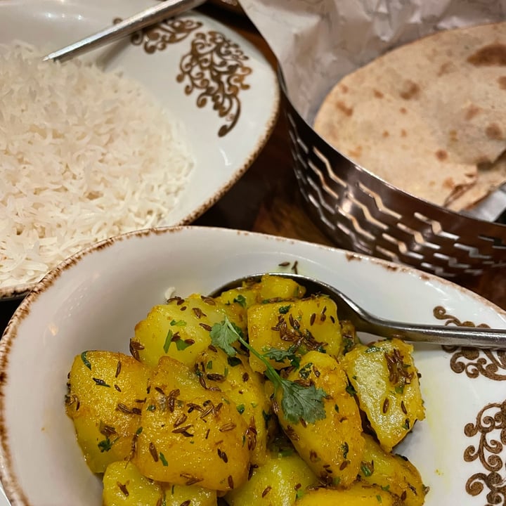 review photo of Ashas Restaurant Jeera Aloo shared by @passportvegan on 10 Jan 2022 - review