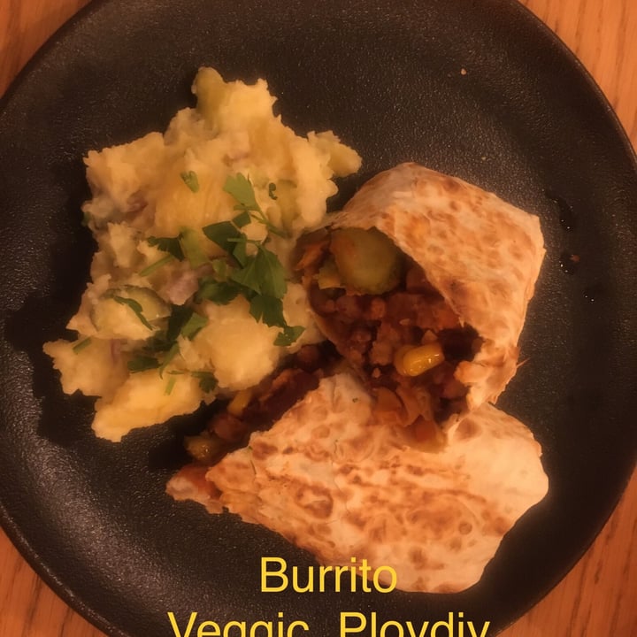 photo of Veggic Vegan burrito 🌯 shared by @gillhibbitt on  26 Nov 2021 - review